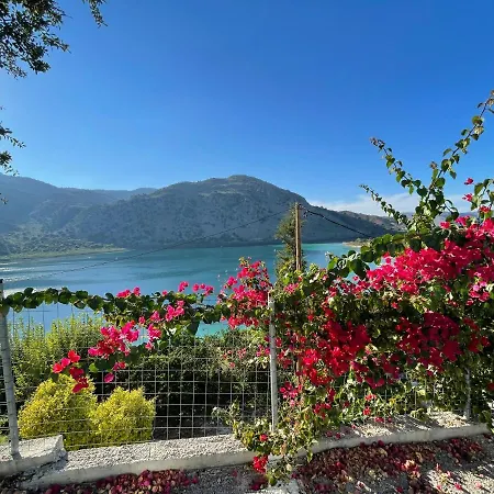 דירה Plum Tree With Panoramic Views גאורגיופוליס